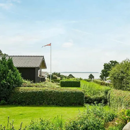 Four-bedroom Holiday In 6 Эбельтофт