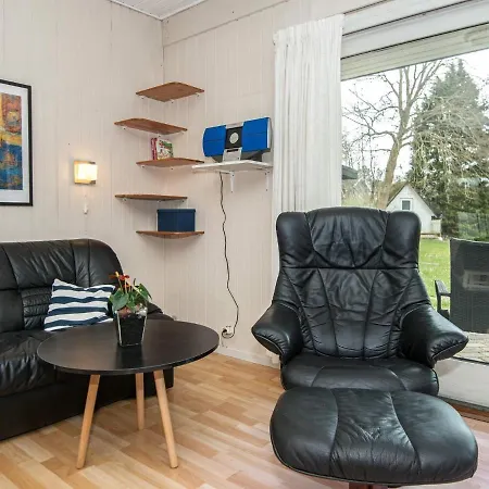 Four-bedroom Holiday In 6 Эбельтофт