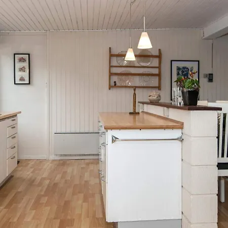 Four-bedroom Holiday In 6 Дом отдыха *