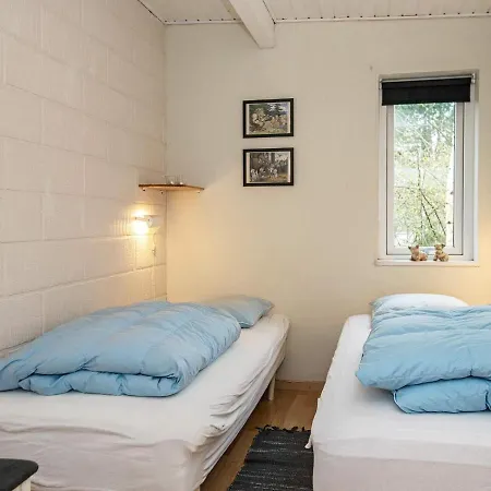 Дом отдыха Four-bedroom Holiday In 6 *