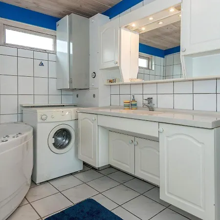 Four-bedroom Holiday In 6 * Эбельтофт